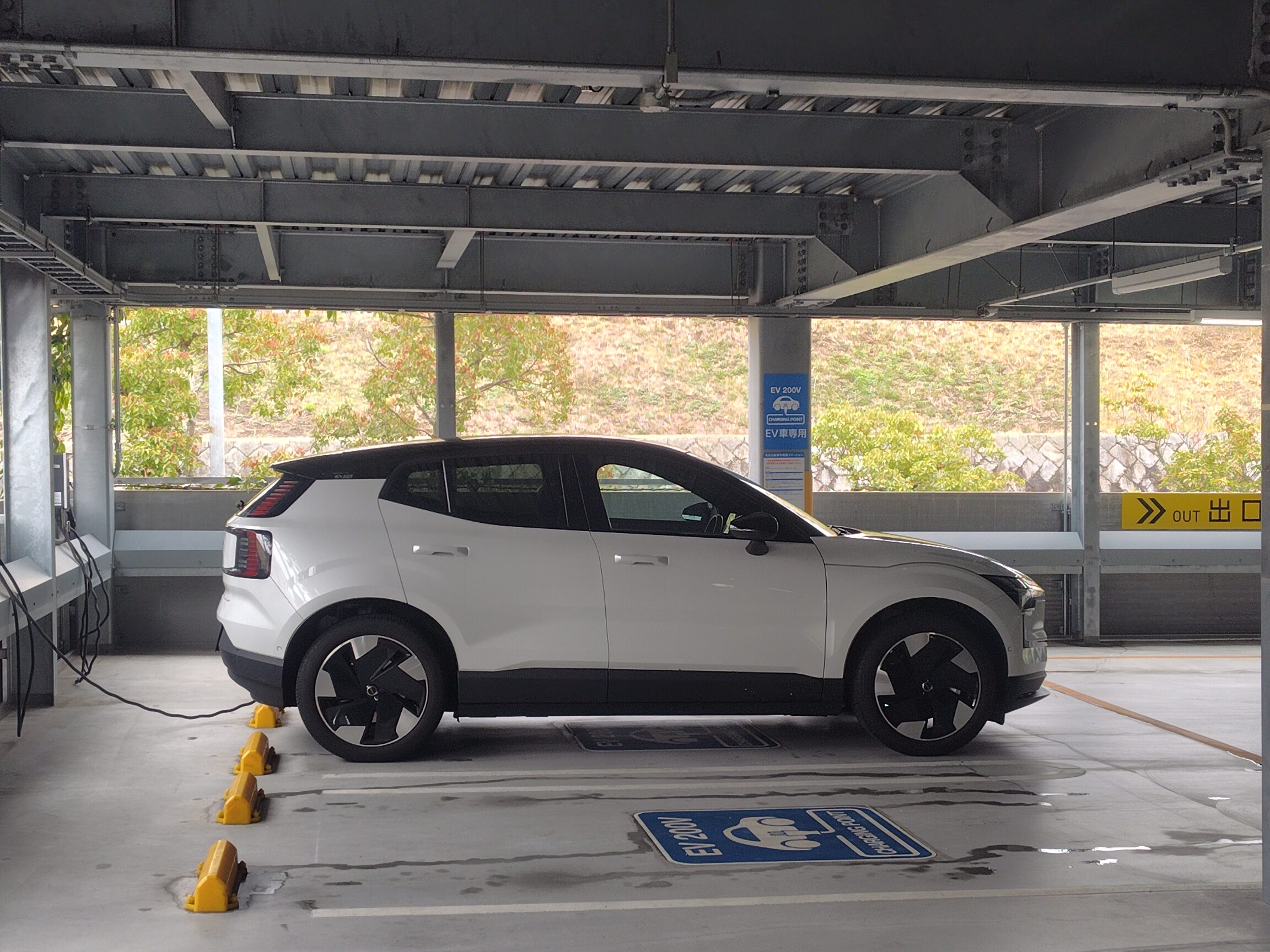 須磨パティオの電気自動車の駐車スペース